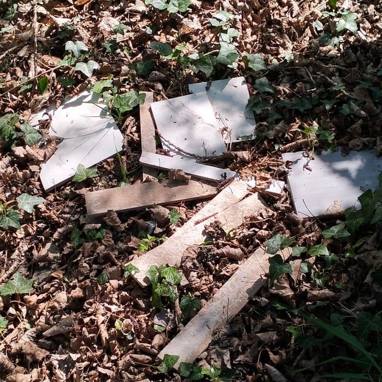 Gravats et restes de carrelage 