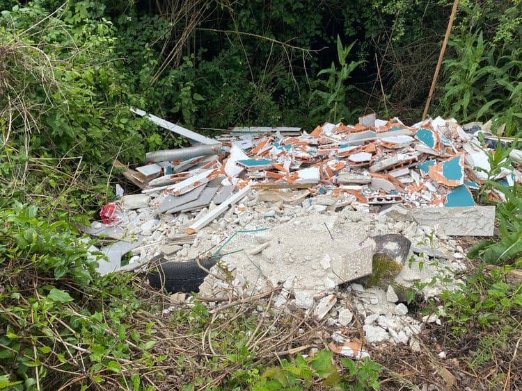 Matériaux de destruction 
