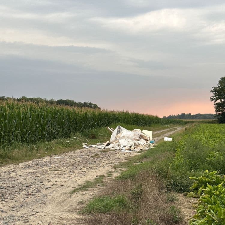 Déchets issus d’un chantier : placo plâtre. Plastique, pvc…
