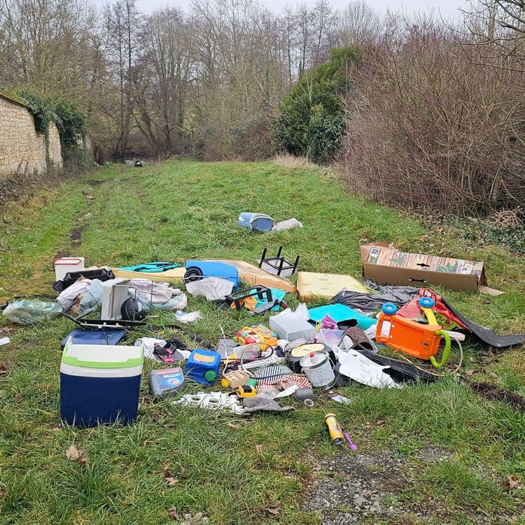 Polluant, huile, plastique 