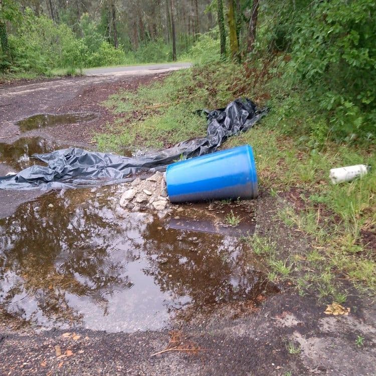 Gravats et bâche plastique 