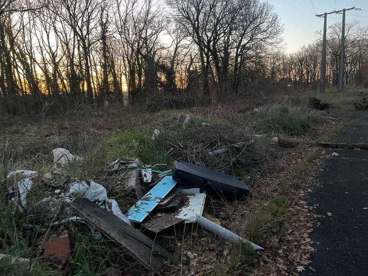 Manifestement des déchets sauvages de rénovations 