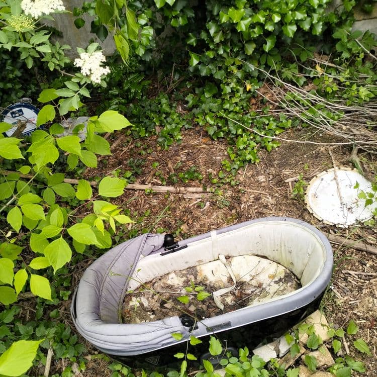 Déchets du bâtiment, carton, couffin, déchets divers 