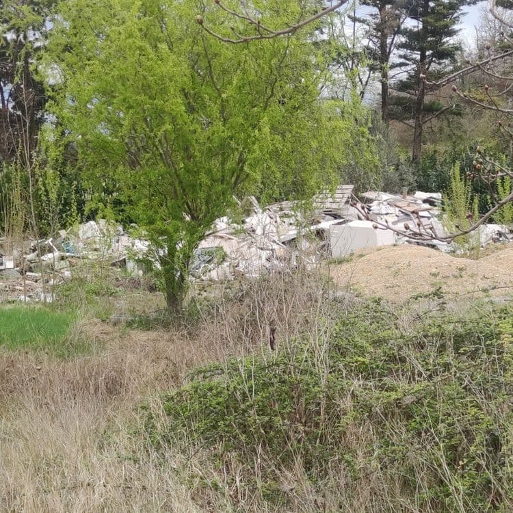Une vrai déchèterie à ciel ouvert