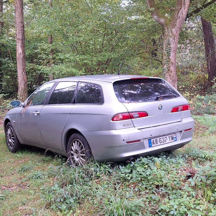 Alfa Roméo à cet endroit depuis environ 3 semaines. 