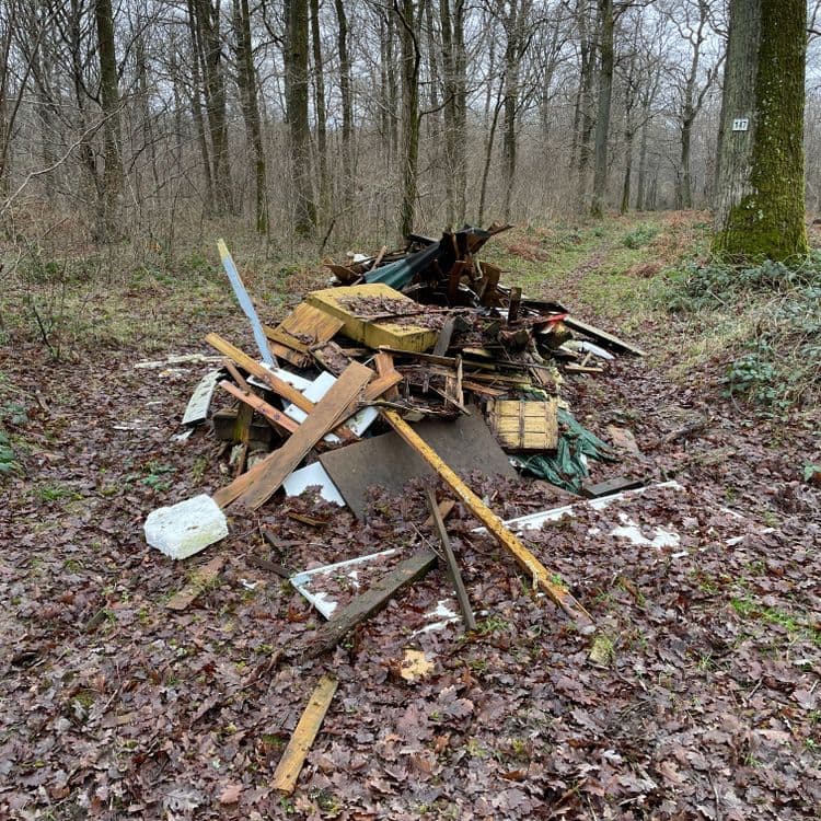 5mx2m, bois, plastique, laine de verre
