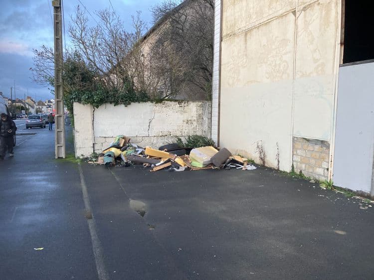 Pneus, matelas, étagères…