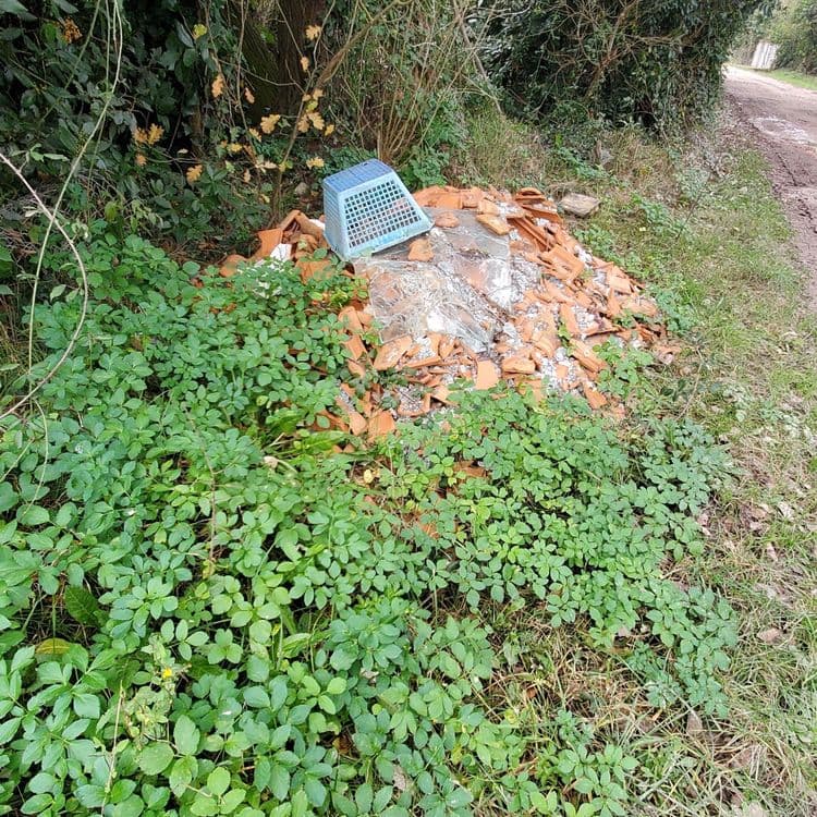 Dépôt sauvage de rénovation. !?!