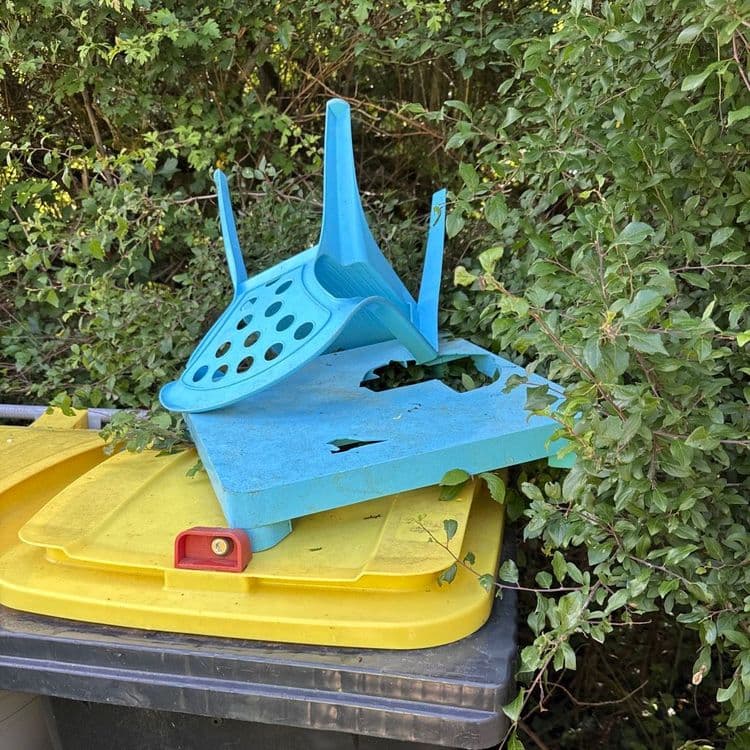 Dépôt plastique destiné à la déchèterie 