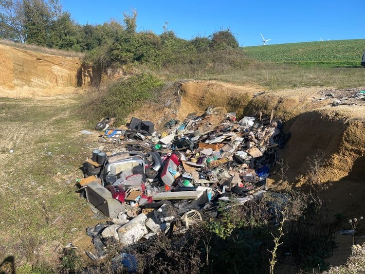 Grosse décharge sauvage