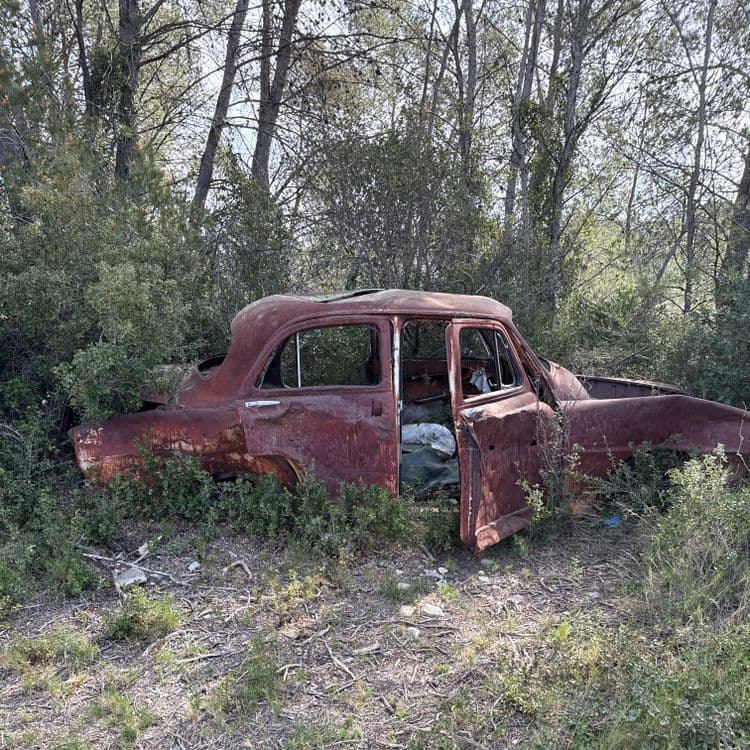 Carcasse voiture