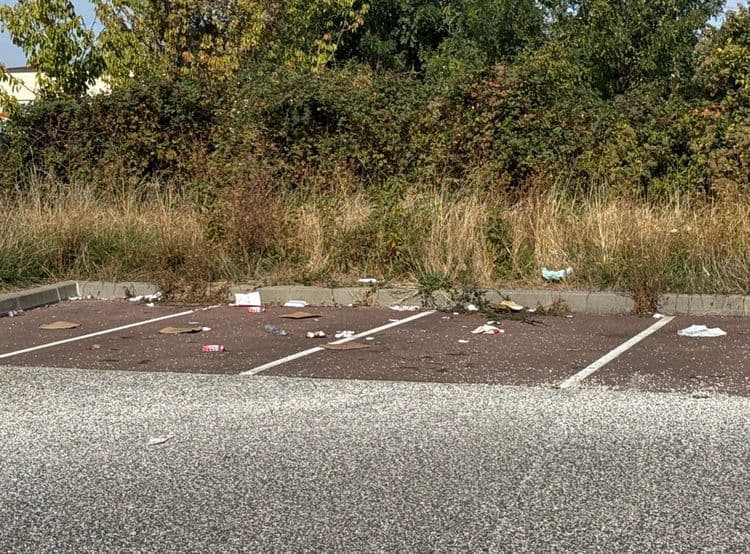 Des ordures sauvages, déposé répétitivement
