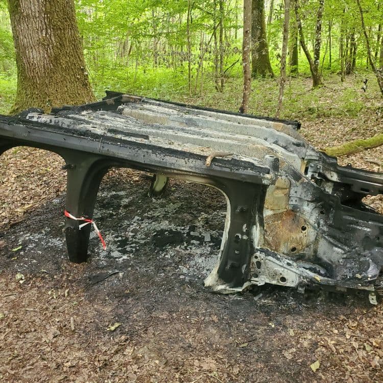 Toit de voiture brûlée 