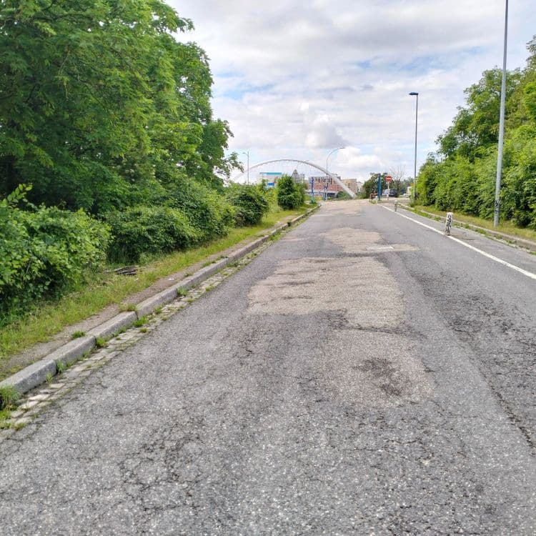 Reste de carrelage au bord de la route 