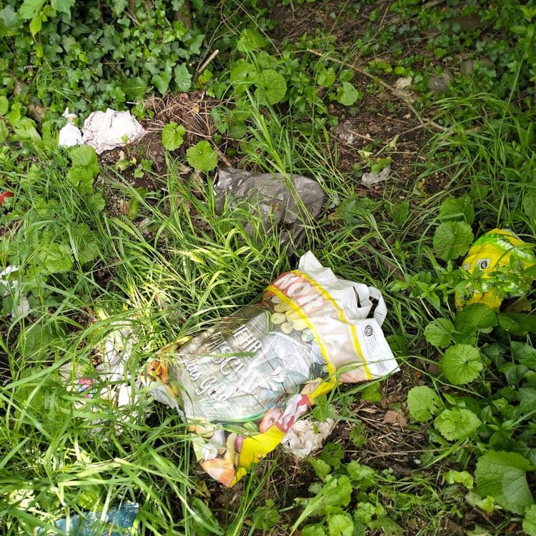 Déchets divers, sac poubelle 