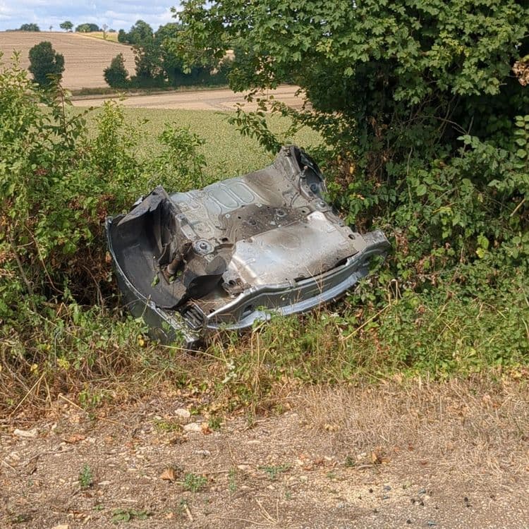 Châssis de voiture et pneu